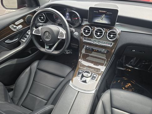 Used 2019 Mercedes-Benz GLC 300 image 30