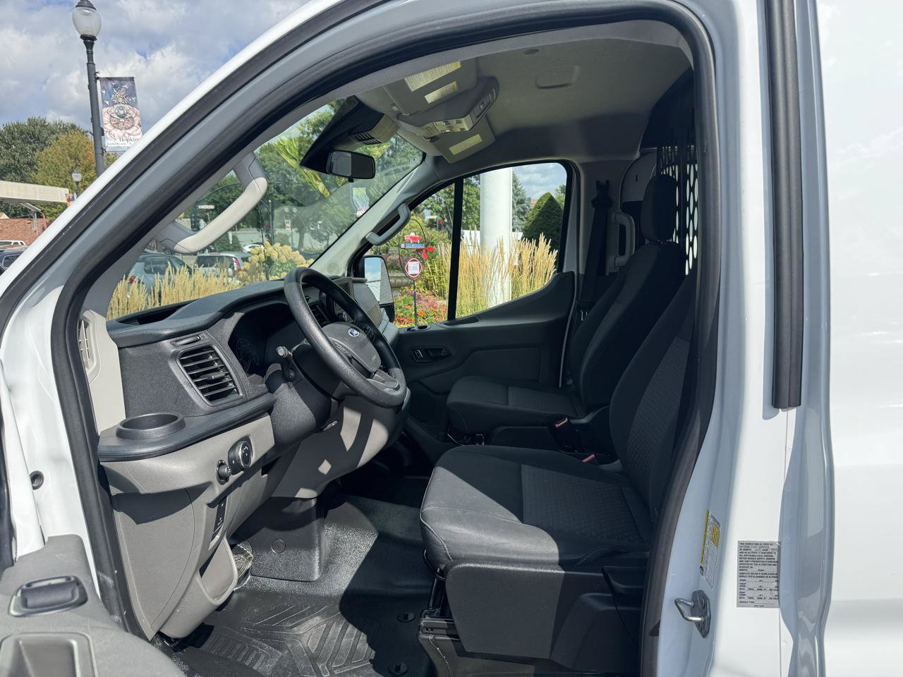 Used 2025 Ford Transit 250 Low Roof w/ Exterior Upgrade Package RWD image 15