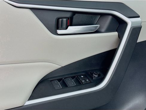 New 2025 Toyota RAV4 XLE image 22