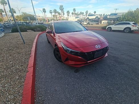 Used 2022 Hyundai Elantra SEL w/ Convenience Package image 3