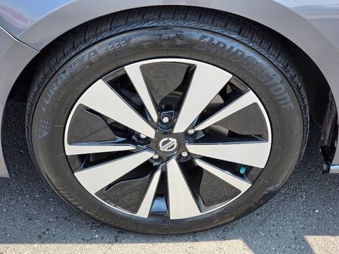 Used 2019 Nissan Altima 2.5 SL FWD image 18