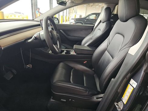 Used 2021 Tesla Model Y Long Range AWD/4WD image 3