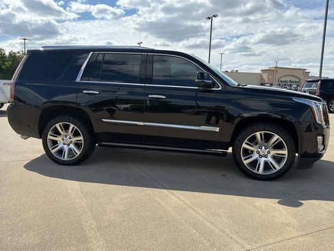 Used 2016 Cadillac Escalade Premium AWD/4WD image 25