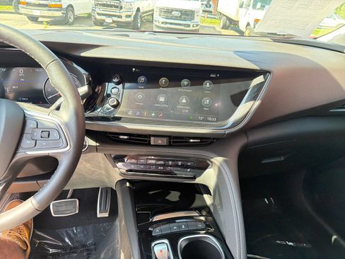 Used 2023 Buick Envision Essence w/ Sport Touring Package FWD image 21