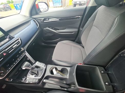 Used 2023 Kia Seltos S w/ Navigation Package FWD image 25