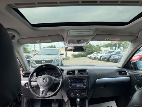 Used 2014 Volkswagen Jetta SE FWD image 10