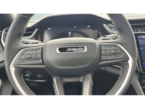 Used 2024 Jeep Grand Cherokee L Limited w/ Luxury Tech Group II image 17