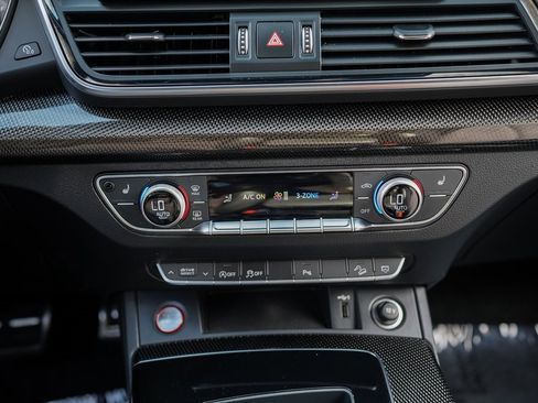 Used 2023 Audi SQ5 Premium w/ Convenience Package image 32