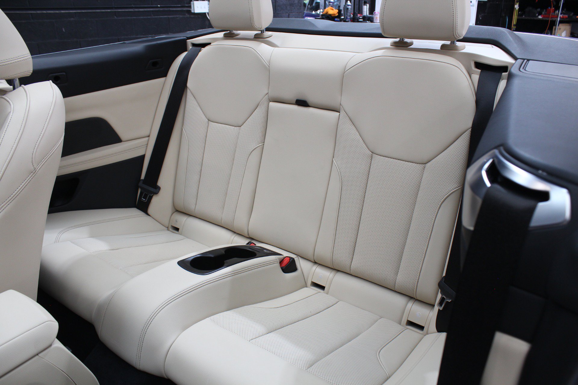 Used 2024 BMW 430i Convertible w/ Premium Package RWD image 36