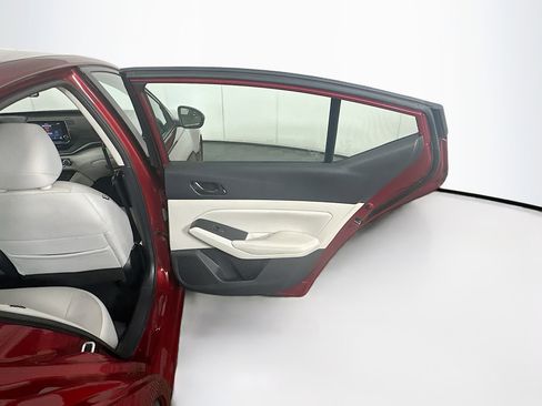 Used 2025 Nissan Altima 2.5 SV FWD image 28