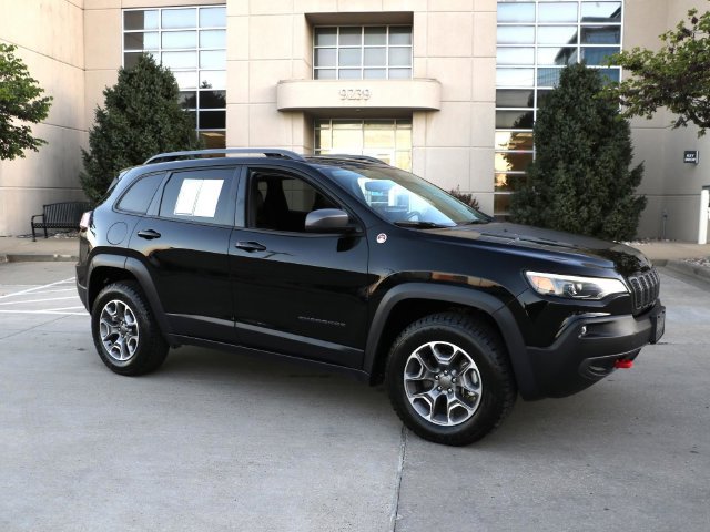Used 2021 Jeep Cherokee Trailhawk AWD/4WD image 1