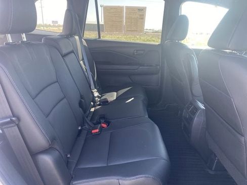 Used 2023 Honda Passport EX-L image 16
