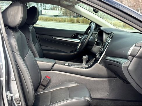 Used 2022 Nissan Maxima SV w/ Floor Mat Group image 9