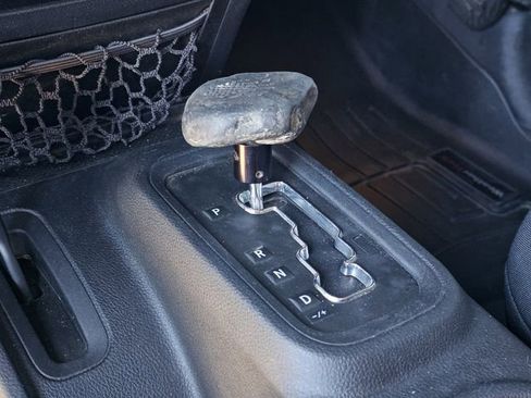 Used 2016 Jeep Wrangler Unlimited Sahara w/ Connectivity Group image 19