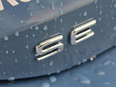 New 2026 Volkswagen Tiguan SE FWD image 8