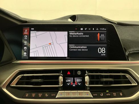 Certified 2023 BMW X5 xDrive40i w/ Luxury Seating Package AWD/4WD image 11