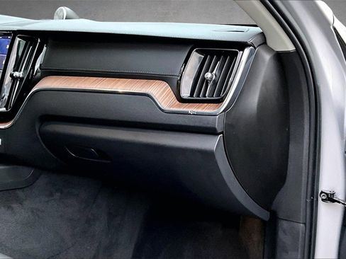 Certified 2023 Volvo XC60 B5 Ultimate image 26