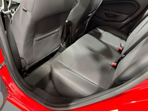 Used 2015 Ford Fiesta SE FWD image 27