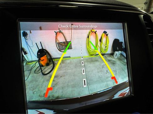 Used 2018 Jeep Grand Cherokee Limited w/ Luxury Group II image 18