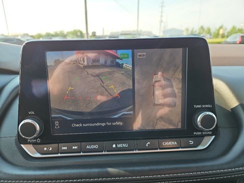 Used 2021 Nissan Rogue SV FWD image 19