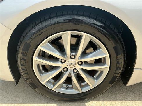 Used 2015 INFINITI Q50 AWD w/ Moonroof Package image 23