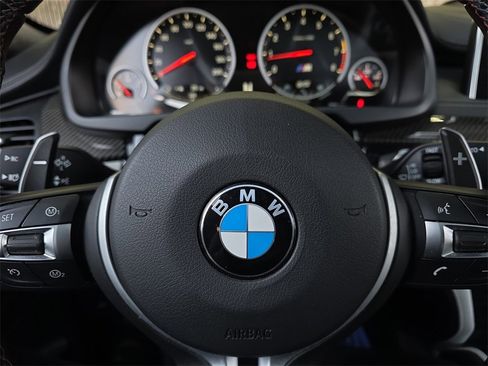 Used 2018 BMW X6 M w/ Executive Package image 34