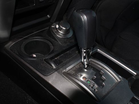 Used 2016 Toyota 4Runner SR5 AWD/4WD image 15