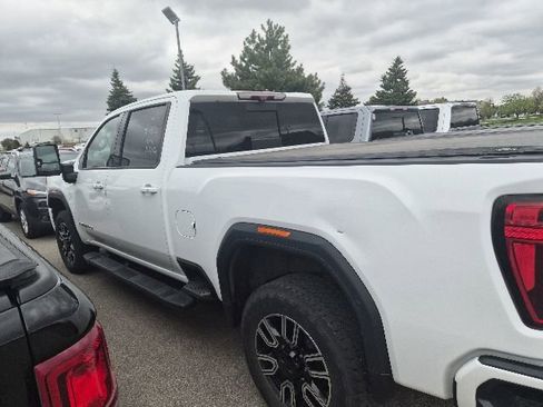 Used 2020 GMC Sierra 2500 AT4 w/ AT4 Premium Package AWD/4WD image 8