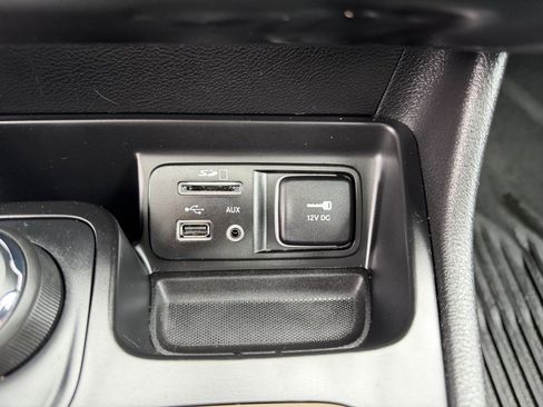 Used 2017 Jeep Cherokee Latitude w/ Comfort/Convenience Group image 24