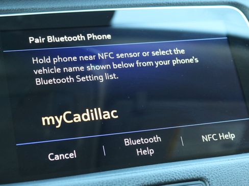 Used 2021 Cadillac XT4 Luxury w/ Cold Weather Package image 32