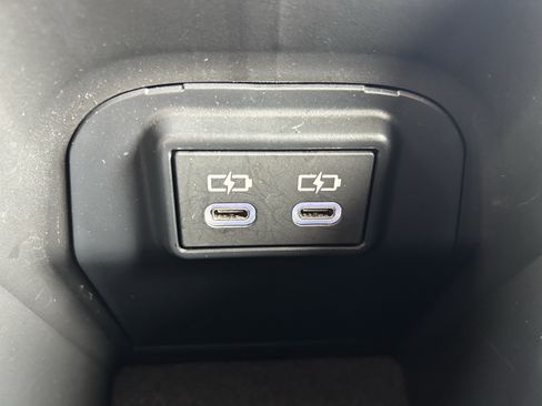 Used 2025 Toyota RAV4 XLE FWD image 33