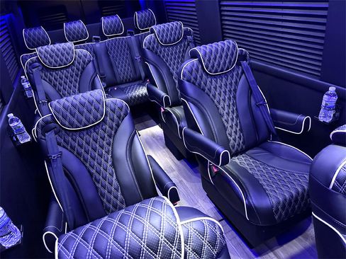 Used 2023 Mercedes-Benz Sprinter 3500 w/ Parking Package image 7