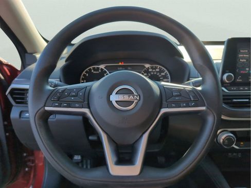 Used 2023 Nissan Altima 2.5 SV FWD image 22