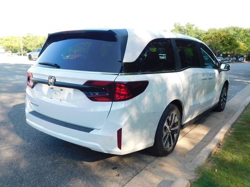 Certified 2025 Honda Odyssey EX-L image 4