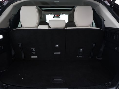 Certified 2024 MAZDA CX-90 Plug-In Hybrid w/ Premium Pkg image 17