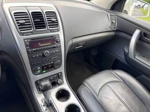 Used 2011 GMC Acadia SLT AWD/4WD image 17