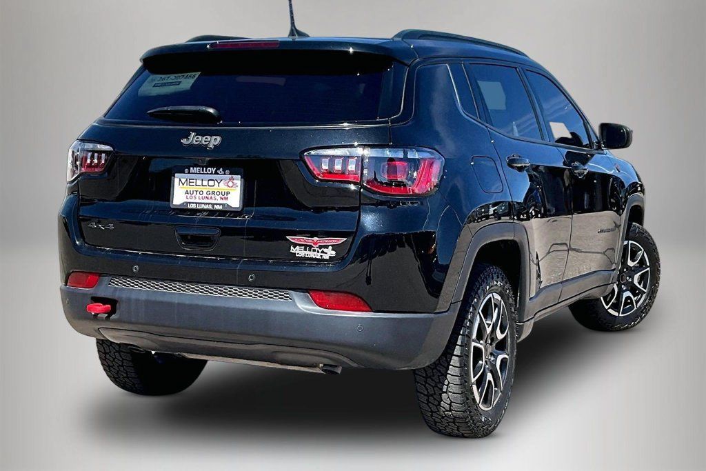 Used 2026 Jeep Compass Trailhawk AWD/4WD image 6