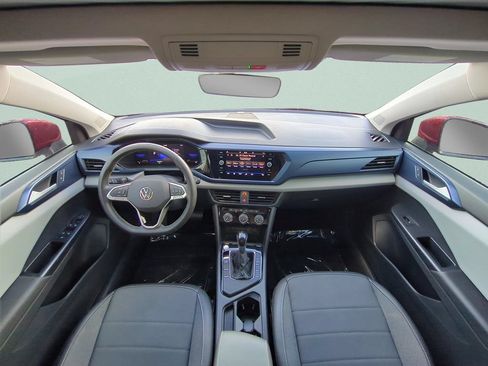 Used 2023 Volkswagen Taos SE w/ Panoramic Sunroof Package FWD image 11