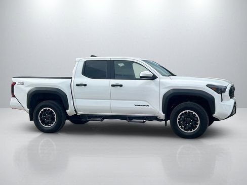 Certified 2024 Toyota Tacoma TRD Off-Road image 4