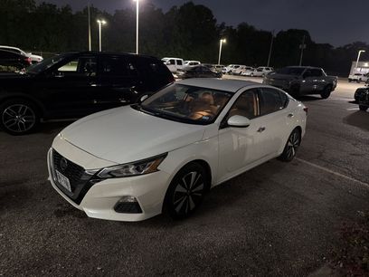 Used 2021 Nissan Altima 2.5 SV