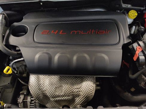 Used 2020 Jeep Renegade Altitude FWD image 30