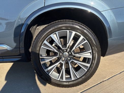 Certified 2022 Volvo XC90 T8 Inscription Expression w/ Climate Package image 14