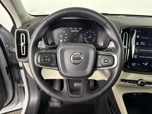 Used 2020 Volvo XC40 T5 Momentum AWD/4WD image 22