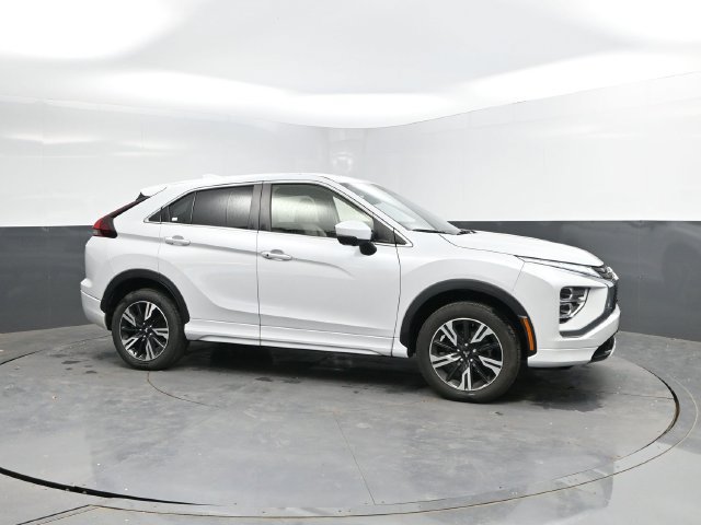 Used 2024 Mitsubishi Eclipse Cross AWD image 3