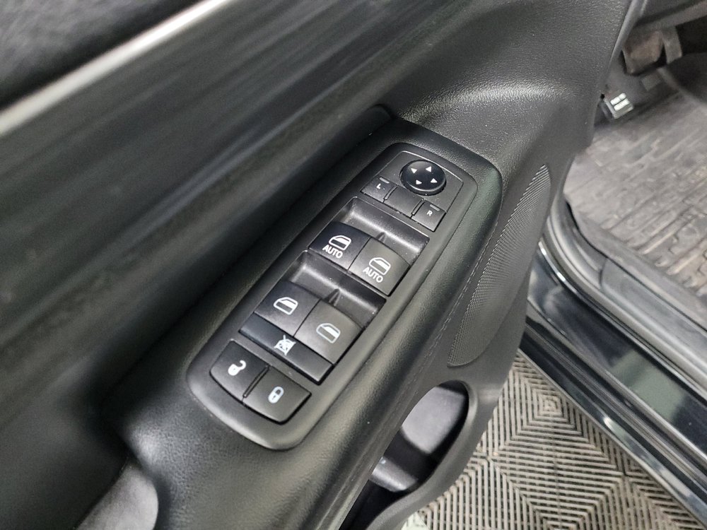 Used 2019 Jeep Grand Cherokee Altitude AWD/4WD image 27