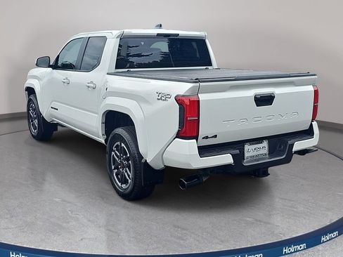 Used 2025 Toyota Tacoma TRD Sport AWD/4WD image 8