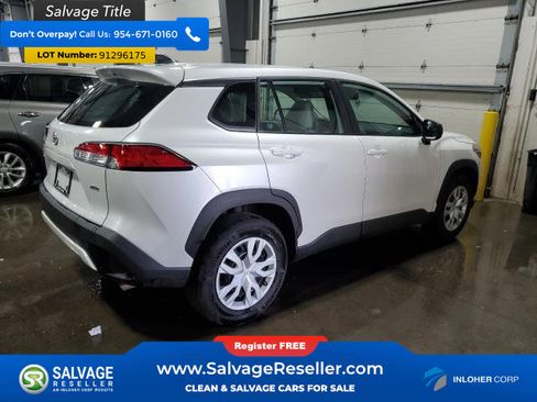 Used 2024 Toyota Corolla Cross L image 4