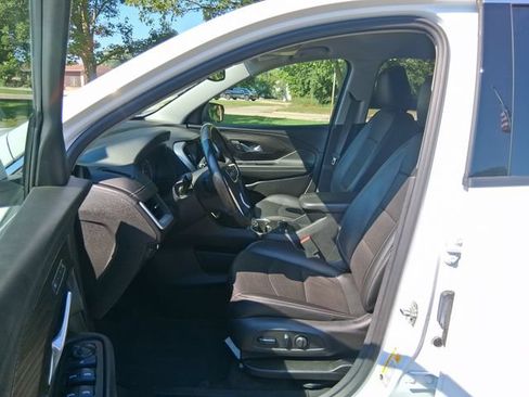 Used 2024 GMC Terrain SLT AWD/4WD image 11