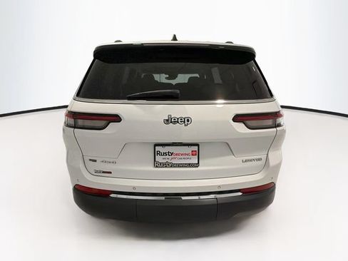 Used 2022 Jeep Grand Cherokee L Limited AWD/4WD image 5