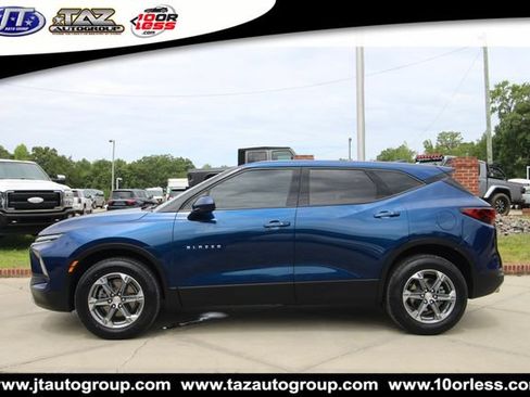 Used 2023 Chevrolet Blazer LT FWD image 4